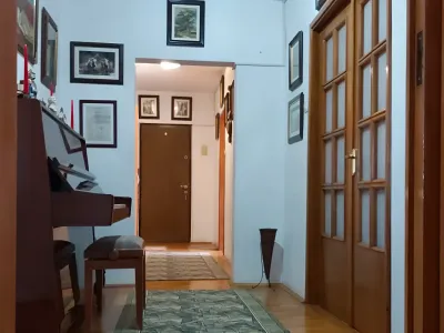 Zona pian apartament vanzare cumparare Sector 5 Bucuresti hol